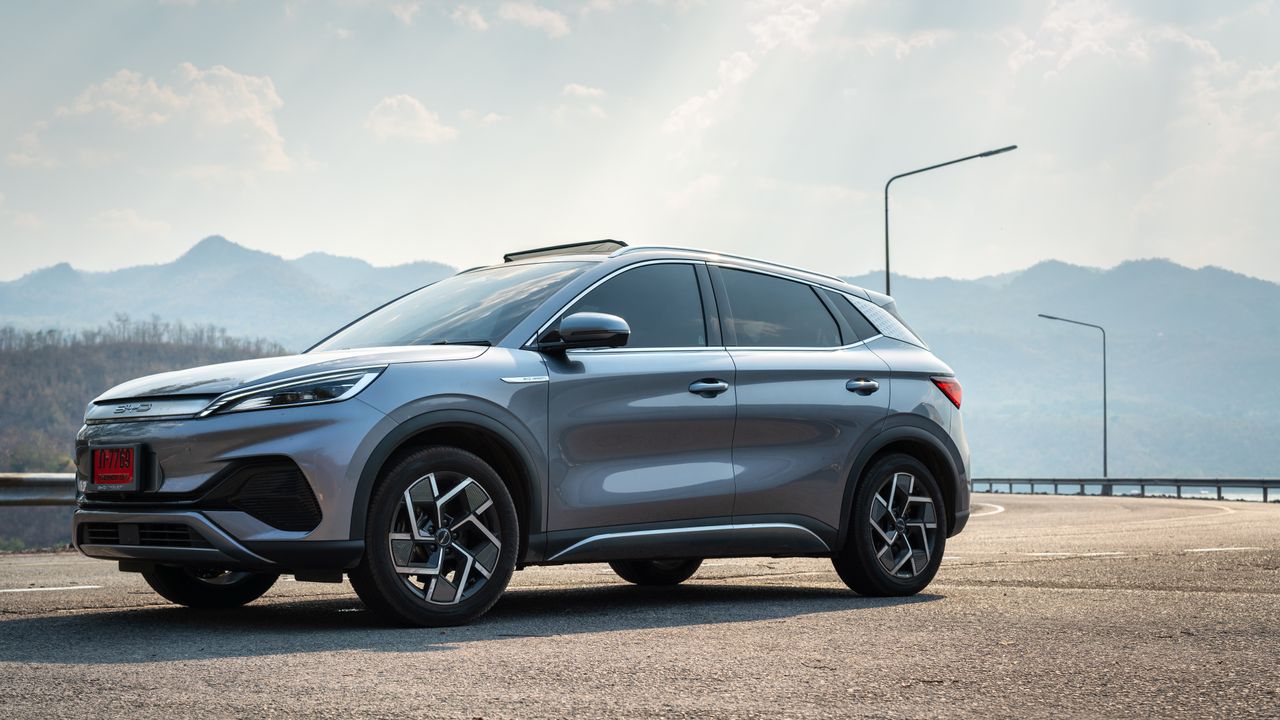 Kommersiella laddinfrastrukturlösningar för elbilar: certifiering, övervakning och tjänster