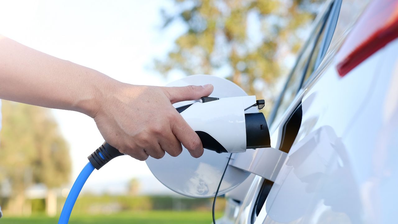 Så laddar du din elbil smartare